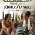 Femme s'entraînant en salle de sport avec un sourire