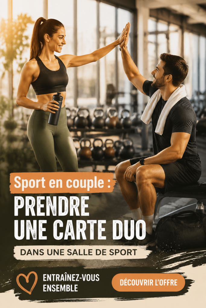 Couple s'entraînant ensemble à la salle de sport avec les équipements.