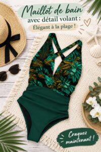 Maillot de bain élégant avec volants sur une plage ensoleillée.
