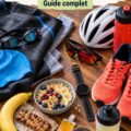 Femme s'entraînant au triathlon avec équipement adapté